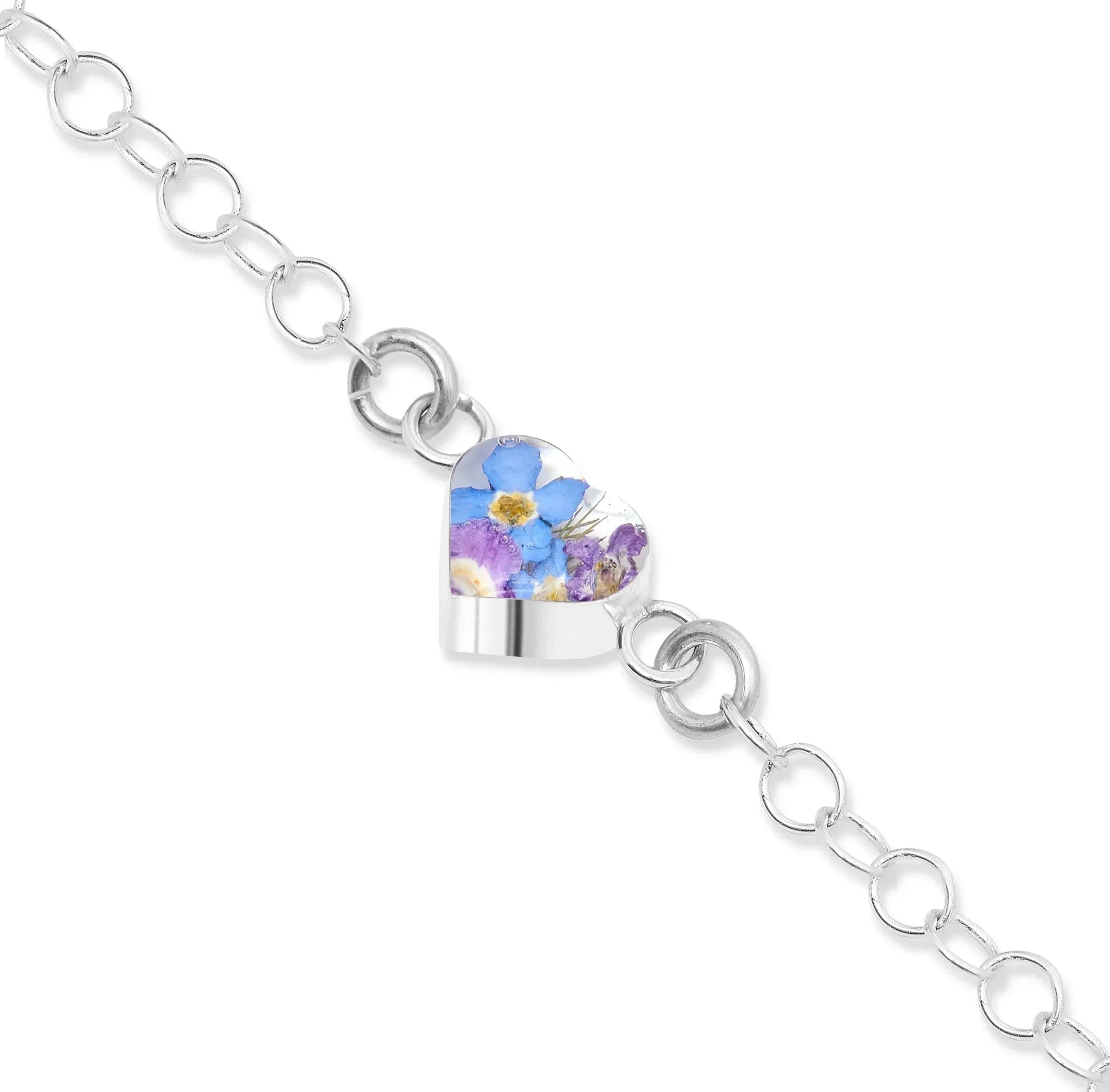 Pulsera de cadena de eslabones redondos con forma de corazón Purple Haze y flores reales en plata de ley | Shrieking Violet®